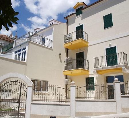 Apartmani Paula Makarska Esterno foto