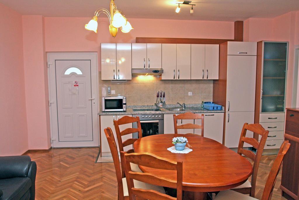 Apartmani Paula Makarska Esterno foto