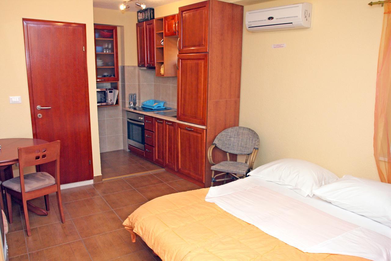 Apartmani Paula Makarska Esterno foto